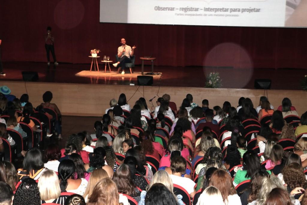 Prefeitura de Goiânia abre Semana da Primeira Infância em evento com participação de 2 mil profissionais