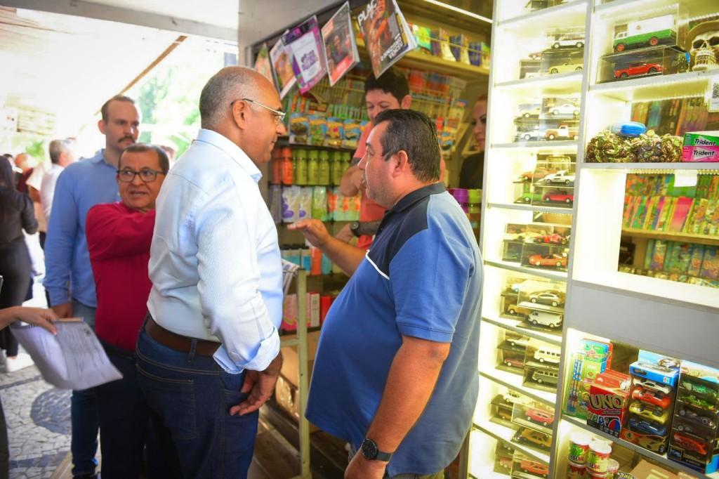 Prefeito Rogério realiza vistoria no Mercado da Vila Nova
