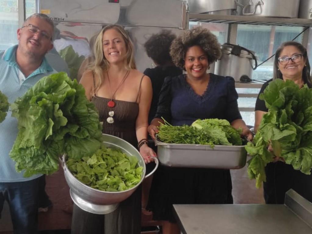 Casas de Acolhida Cidadã passam a receber semanalmente produtos do Projeto Horta Comunitária