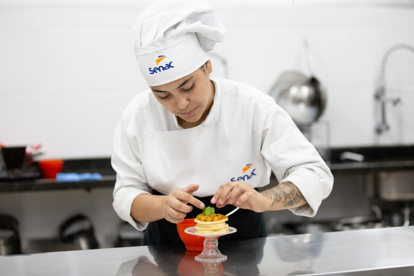 Senac abre quase 10 mil vagas gratuitas para diversos cursos na capital e interior de Goiás