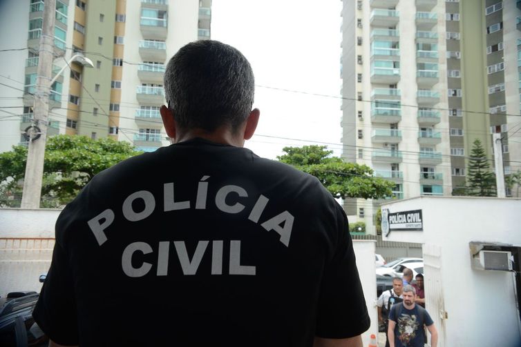Sete pessoas são presas no Rio por suspeita de golpes contra idosos