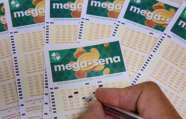 Nenhum apostador acerta Mega-Sena; prêmio acumula para R$ 56 milhões