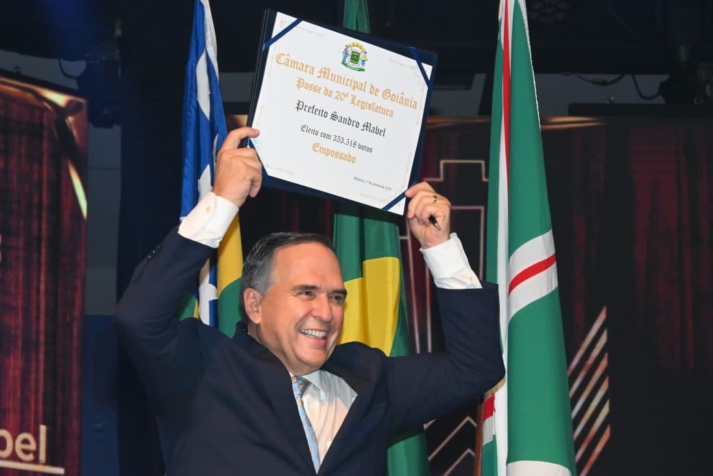 Sandro Mabel toma posse como prefeito de Goiânia