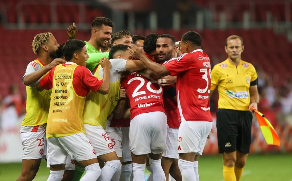 Internacional vence Brasil de Pelotas por 3 a 0 e segue 100% no Gauchão