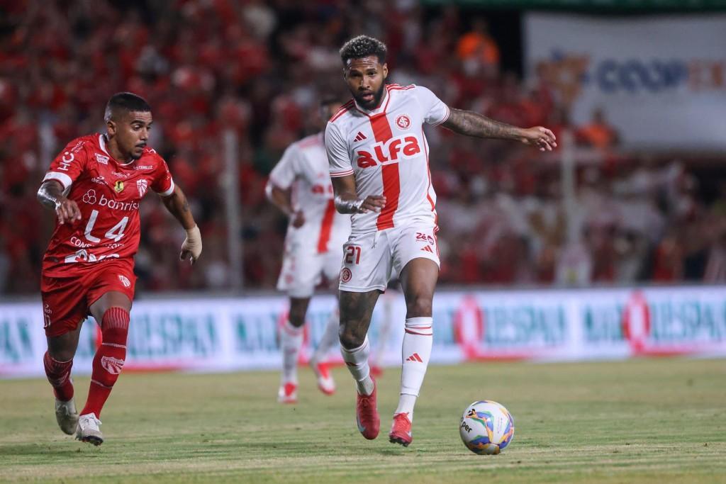 Internacional vence São Luiz e garante vaga antecipada nas semifinais do Gauchão