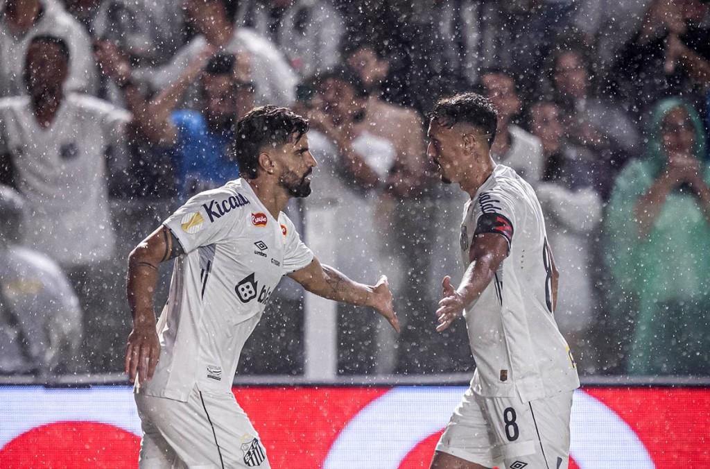 Santos vence o São Paulo de virada em jogo emocionante na Vila Belmiro