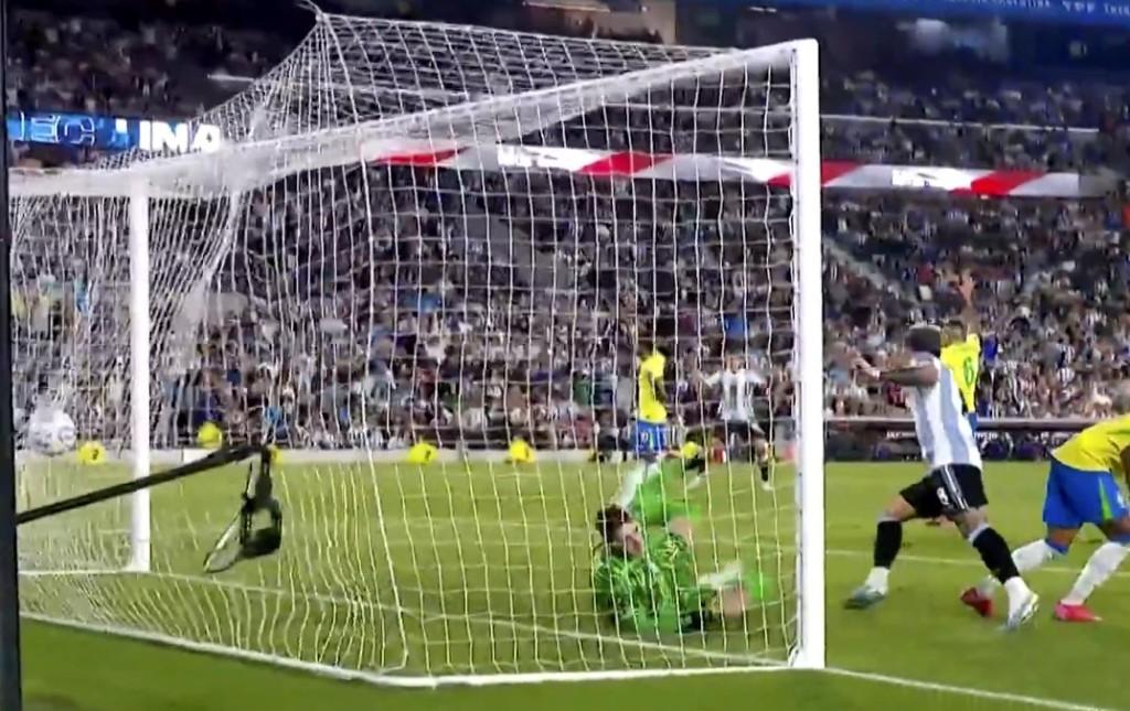 Brasil sofre humilhante goleada para a Argentina