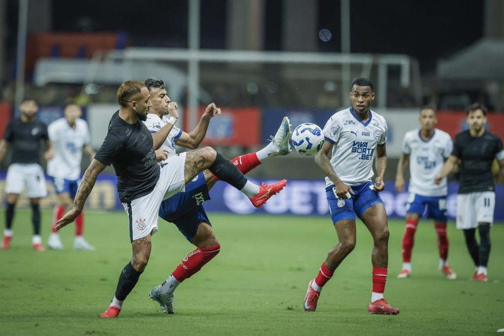 Corinthians arranca empate com Bahia na estreia do Brasileirão