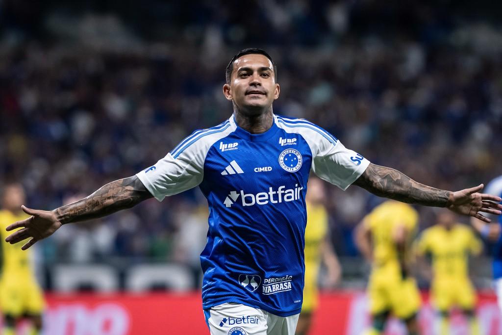 Cruzeiro estreia com vitória no Brasileirão ao vencer o Mirassol no Mineirão