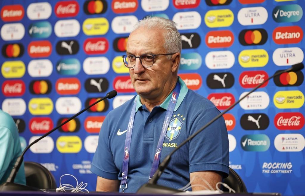 Dorival Jr. analisa confronto contra a Colômbia e projeta evolução da Seleção nas Eliminatórias