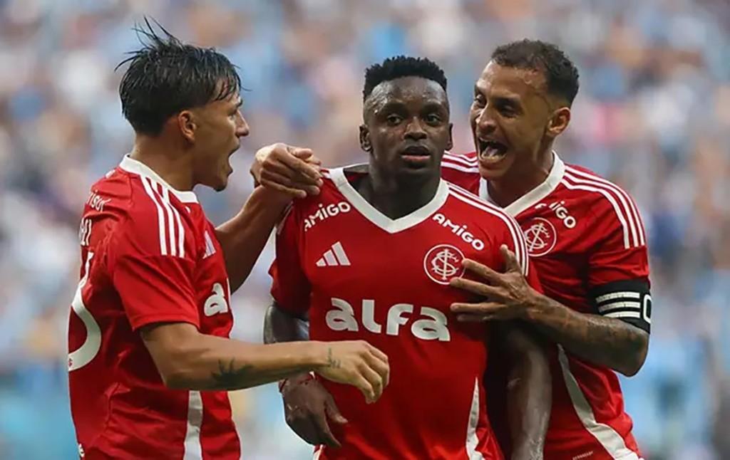 Inter surpreende Grêmio na Arena e larga na frente na final do Gauchão