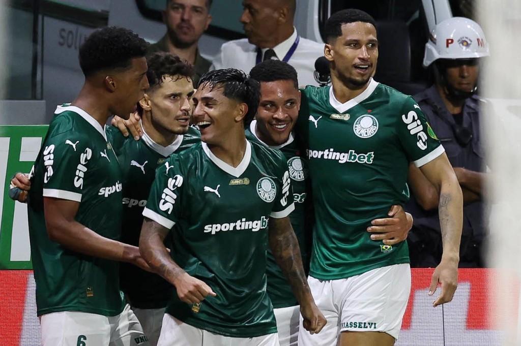 Palmeiras vence São Paulo em jogo polêmico e garante vaga na final do Paulistão contra o Corinthians