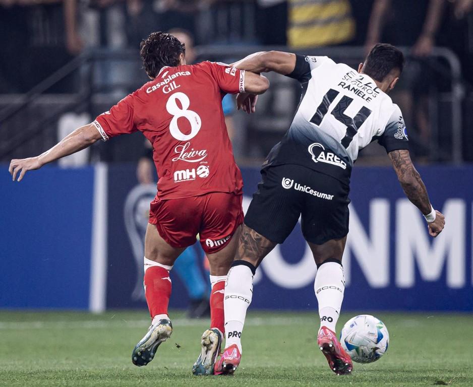 Corinthians estreia com derrota na Copa Sul-Americana