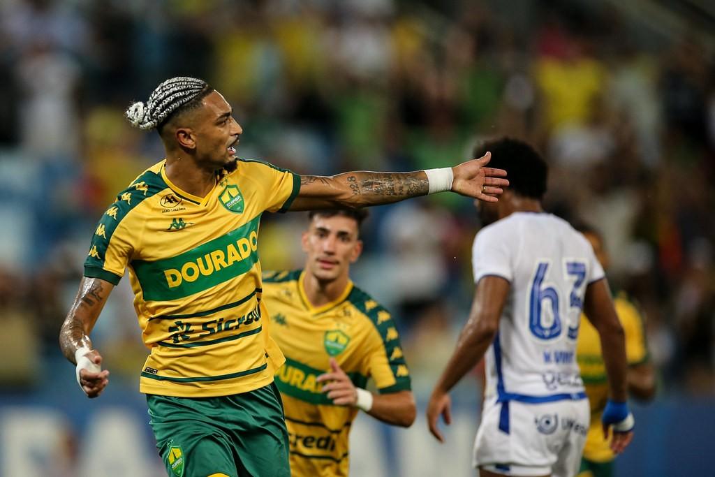 Dourado empata com Avaí na Arena Pantanal 
