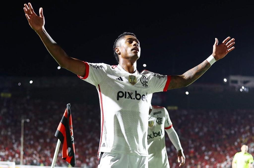 Flamengo vence o Vitória no Barradão pela segunda rodada do Brasileirão