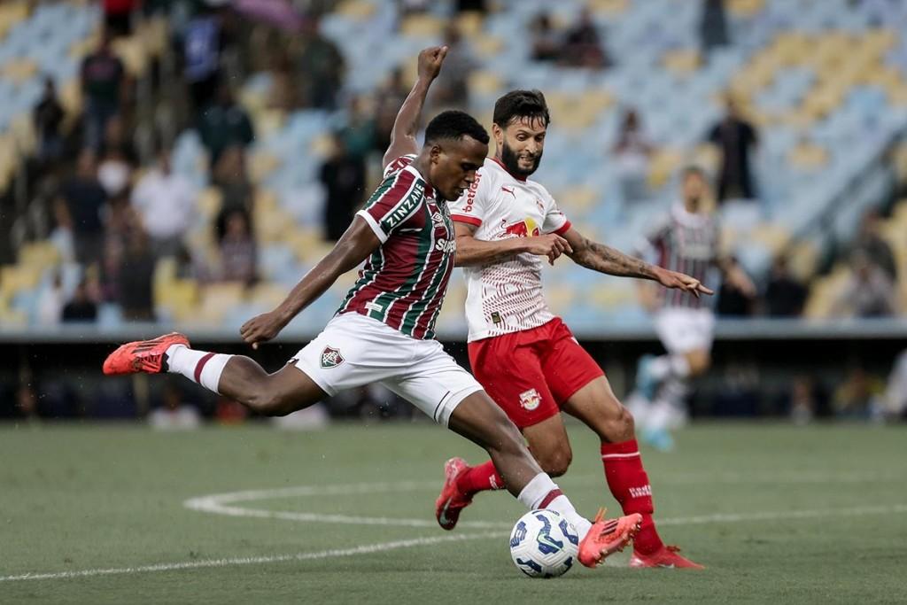 Fluminense conquista vitória dramática sobre o RB Bragantino no Maracanã