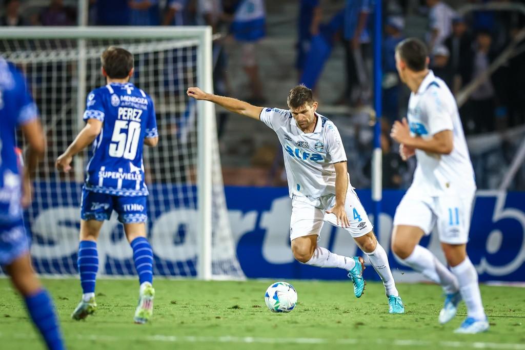 Grêmio empata com Godoy Cruz em jogo movimentado na Sul-Americana