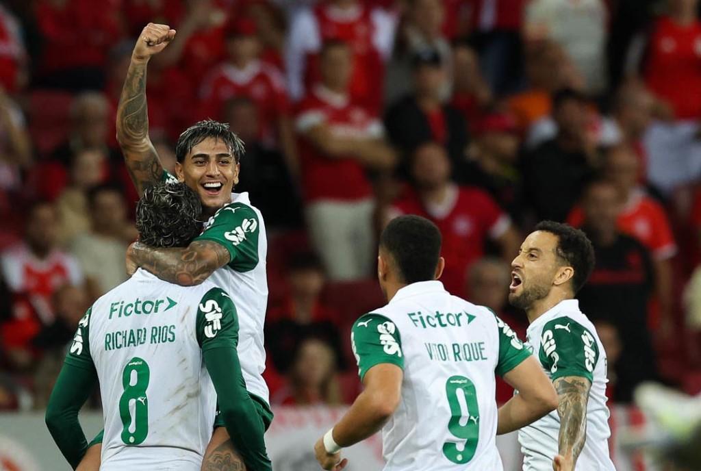 Palmeiras vence o Internacional fora de casa no Brasileirão