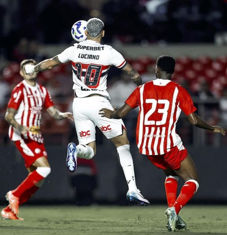 São Paulo vira sobre o Náutico e sai na frente na Copa do Brasil