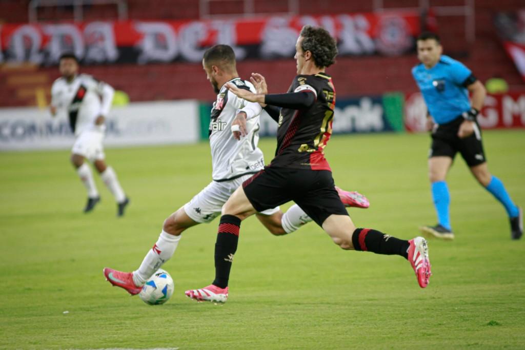 Vasco e Melgar empatam em 3 a 3 em noite de emoções na Copa Sul-Americana
