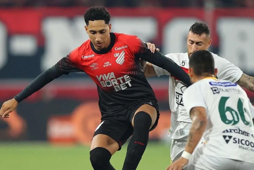 Athletico-PR vence e avança para as oitavas de final da Copa do Brasil