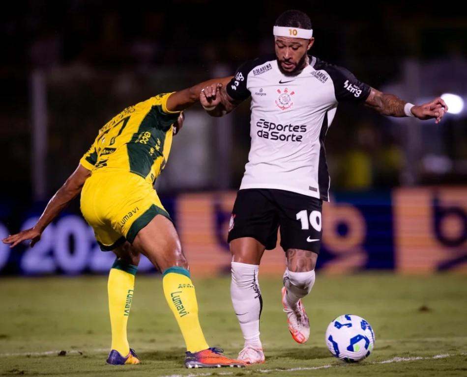 Corinthians perde para o Mirassol com pênalti perdido por Depay