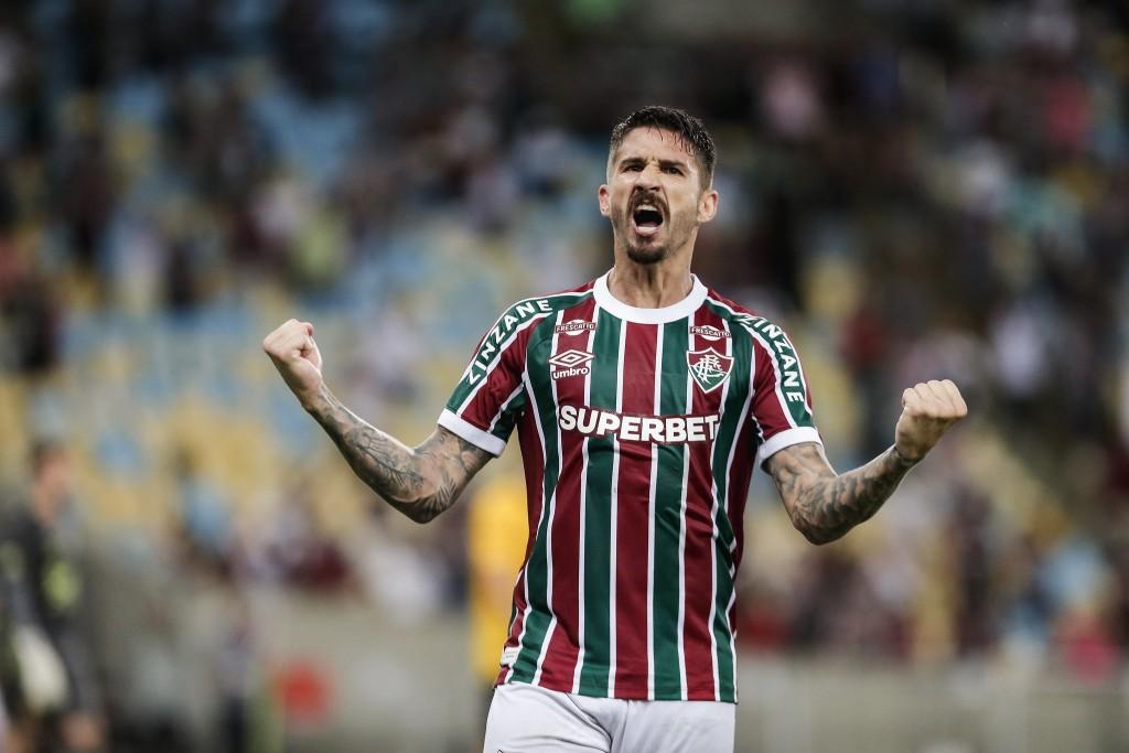 Fluminense vira sobre o Sport no fim e entra no G4 do Brasileirão