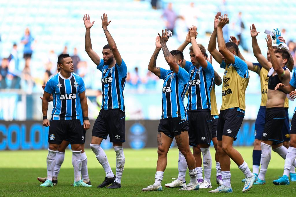 Grêmio vence o Bahia e respira no Brasileirão