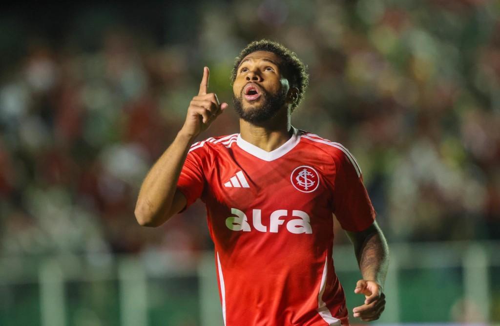 Internacional vence Maracanã por 3 a 0 e avança na Copa do Brasil 