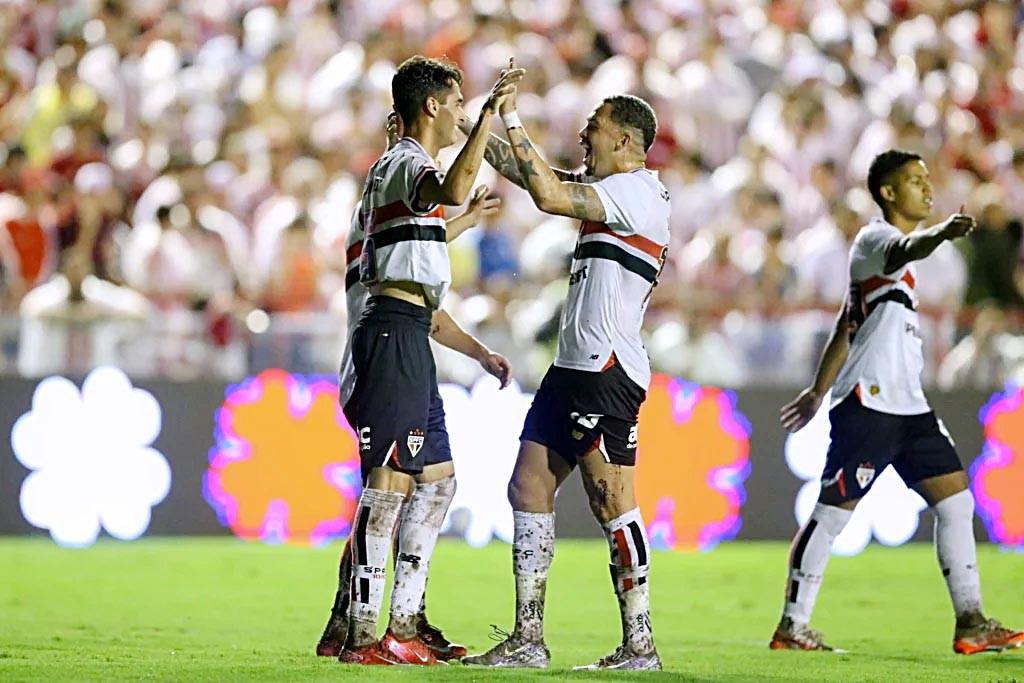 São Paulo vence o Náutico e avança na Copa do Brasil