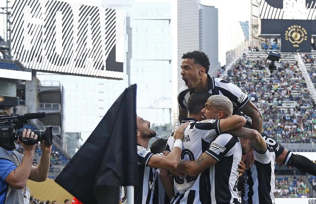 Botafogo vence Seattle Sounders na estreia e largada com o pé direito no Mundial de Clubes