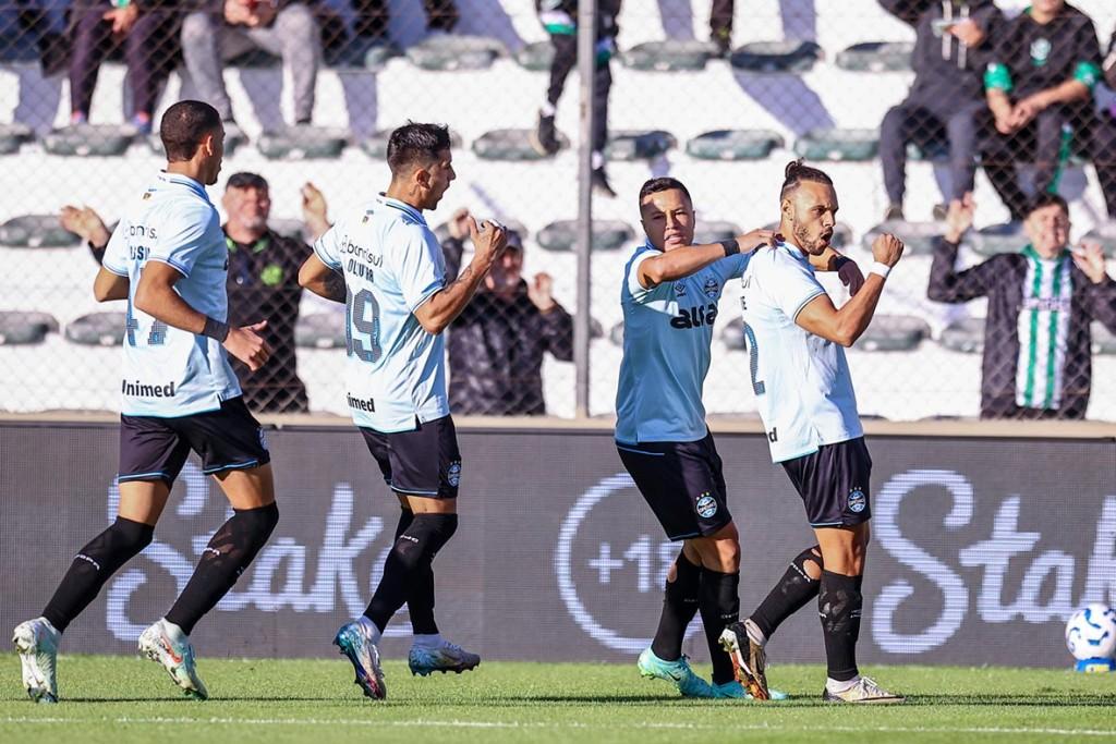 Grêmio vence Juventude e sobe na tabela do Brasileirão