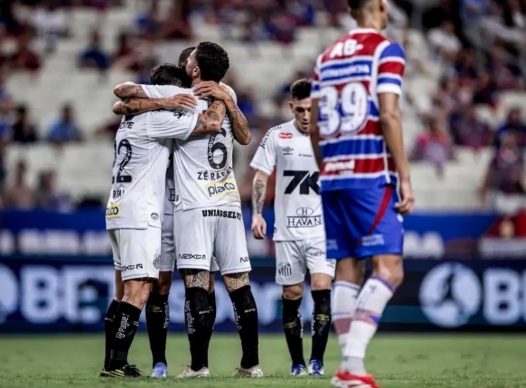 Santos vence Fortaleza no apagar das luzes e deixa a zona de rebaixamento
