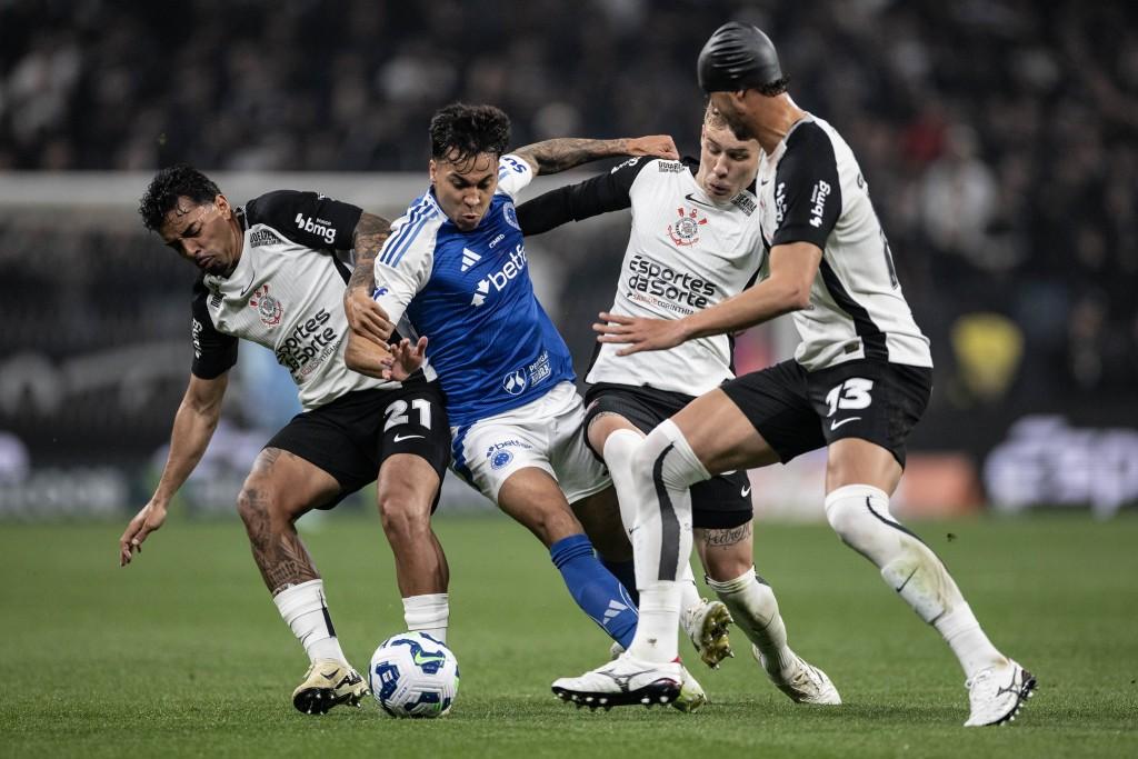 Corinthians e Cruzeiro ficam no empate; Dorival segue pressionado