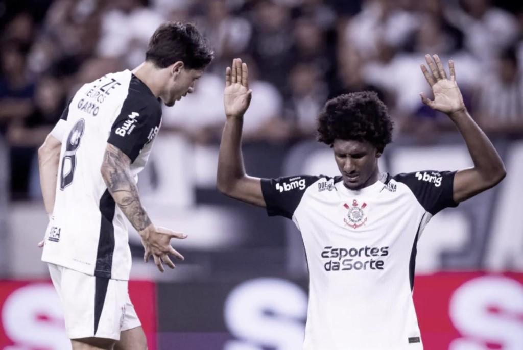 Corinthians vence Ceará fora de casa e quebra jejum no Brasileirão