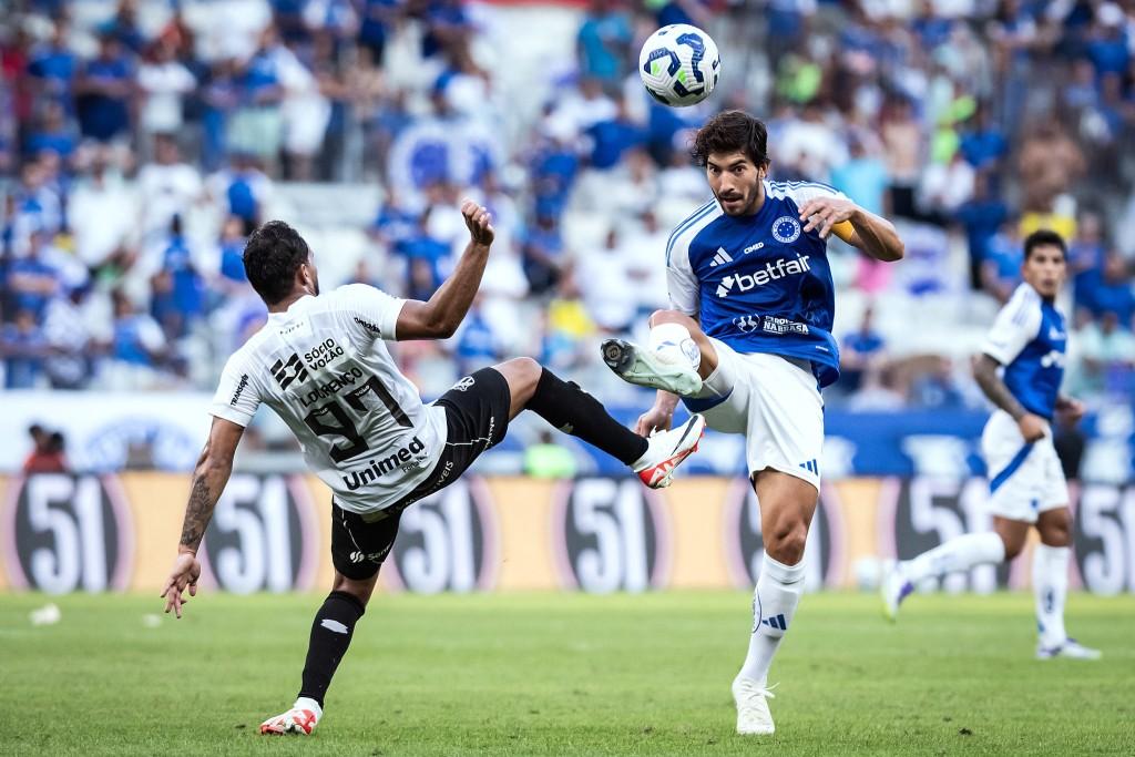 Cruzeiro perde invencibilidade de 16 jogos ao ser derrotado pelo Ceará no Mineirão