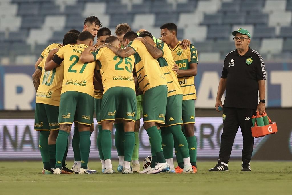 Cuiabá vence o América-MG em virada dramática pela série B do Brasileirão