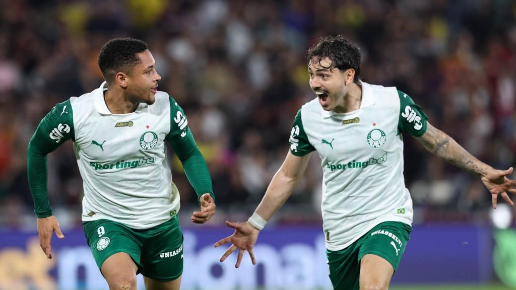 Palmeiras vira no Maracanã, bate Fluminense e se consolida no G4 do Brasileirão