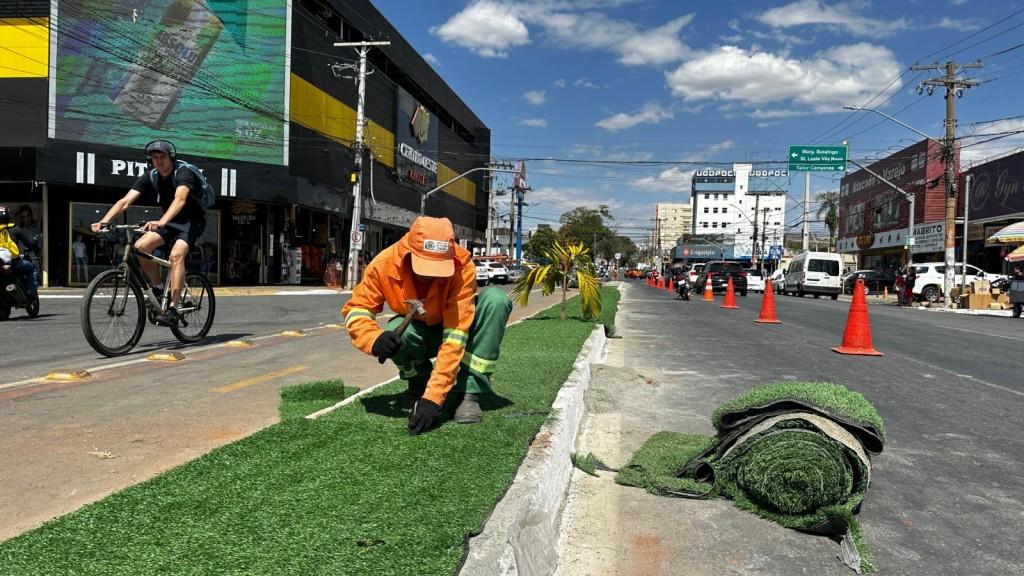 Comurg renova canteiros da Avenida Castelo Branco e Rua 44