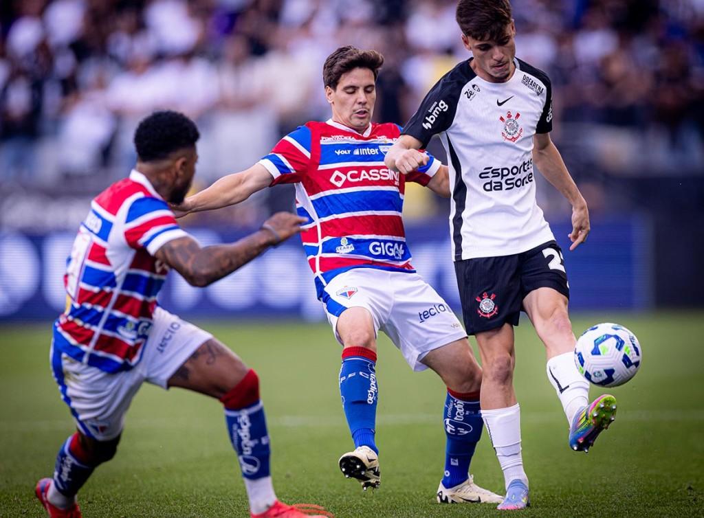 Corinthians arranca empate com Fortaleza no último minuto 