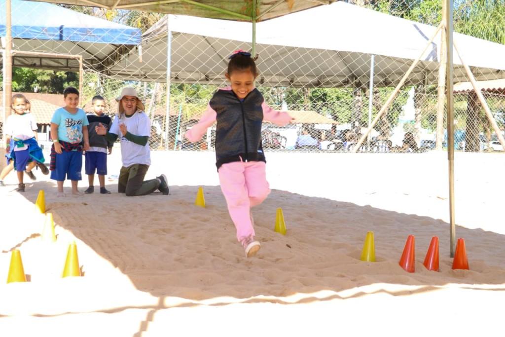 Festival de Atletismo Mirim reúne 900 crianças no Clube Sindigoiânia