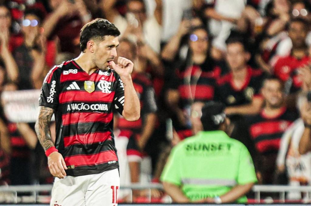 Flamengo aplica goleada histórica de 8 a 0 no Vitória e consolida liderança no Brasileirão