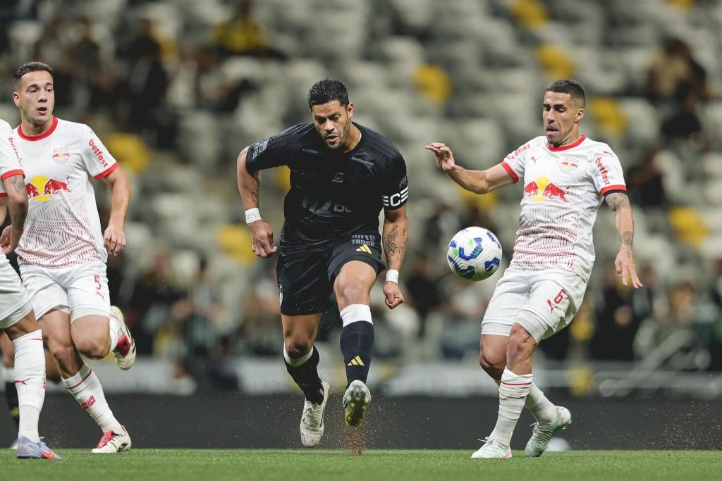 Galo vence Red Bull Bragantino em jogo movimentado e sobe na tabela do Brasileirão