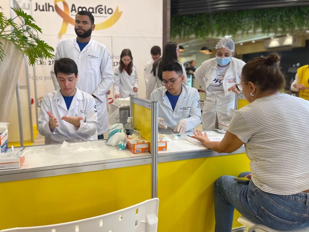 Prefeitura de Goiânia realiza mais de 3,6 mil testes para diagnóstico de hepatites durante Julho Amarelo