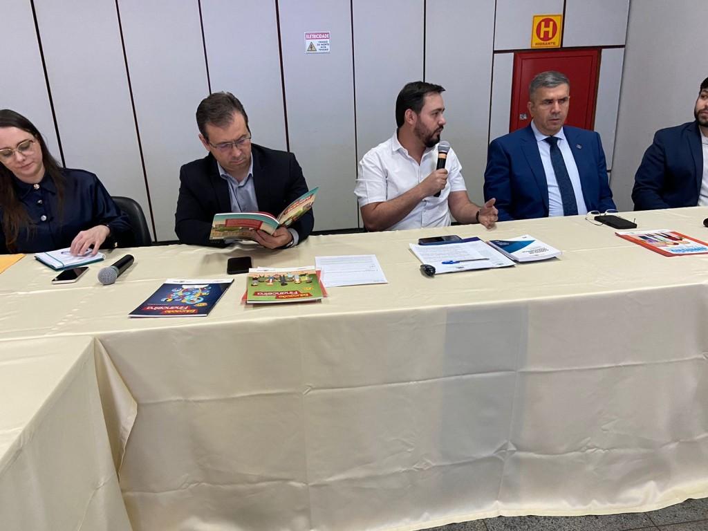 Procon Goiânia e Condecon articulam força-tarefa para garantir distribuição responsável de livros didáticos e paradidáticos