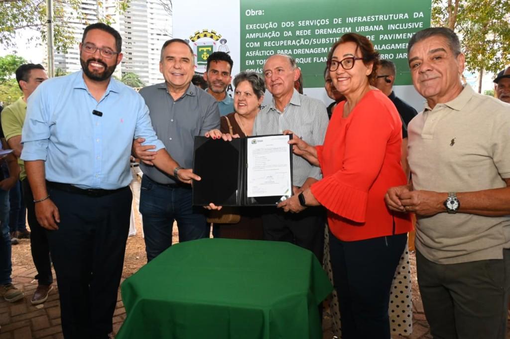 Mabel assina ordem de serviço para drenagem e recapeamento no entorno do Parque Flamboyant