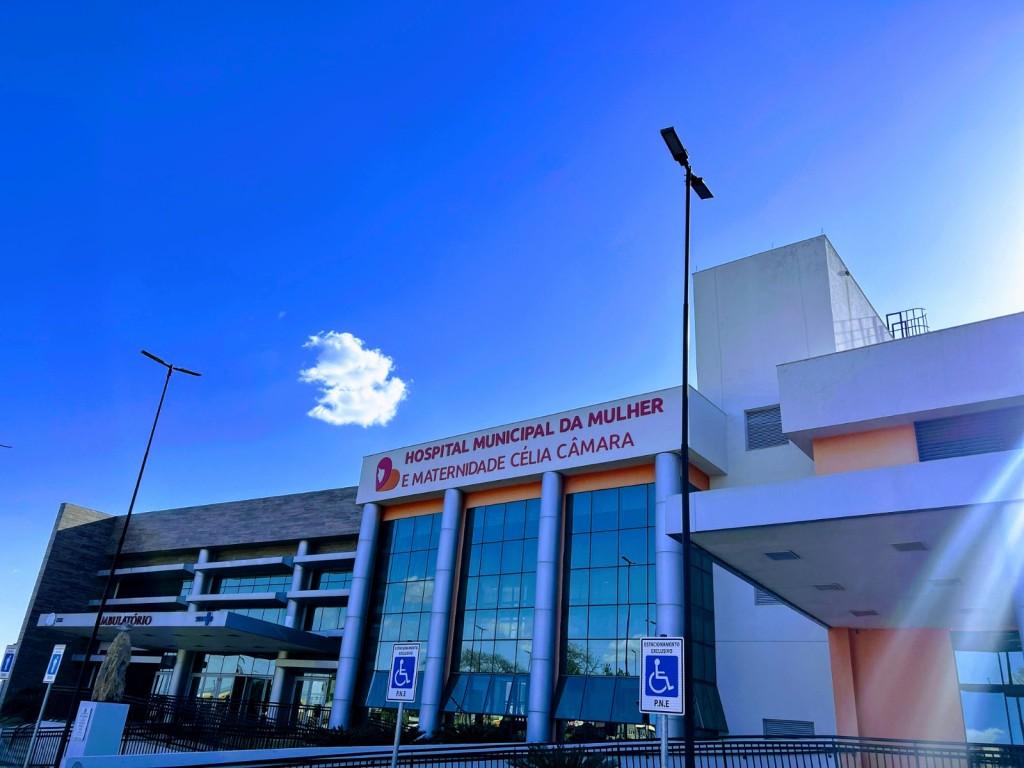 Maternidade Célia Câmara recebe novo laboratório de análises clínicas