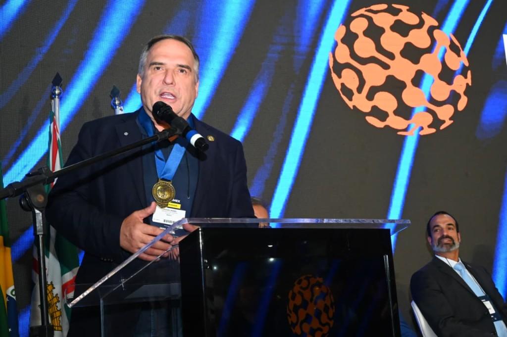 Sandro Mabel participa de abertura oficial da Ficomex 2025 e destaca potencialidades de Goiânia