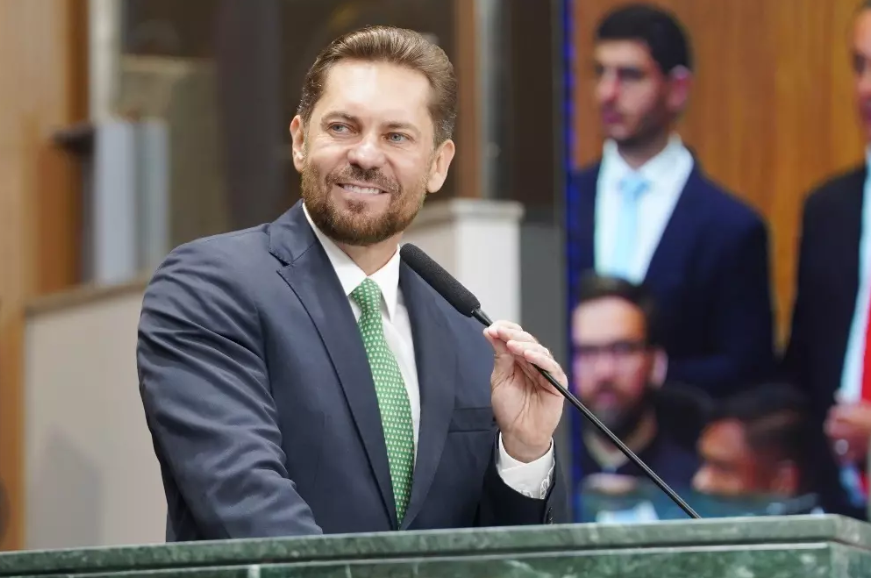 Presidente da Alego, Bruno Peixoto, anuncia abertura do edital do concurso público 2025