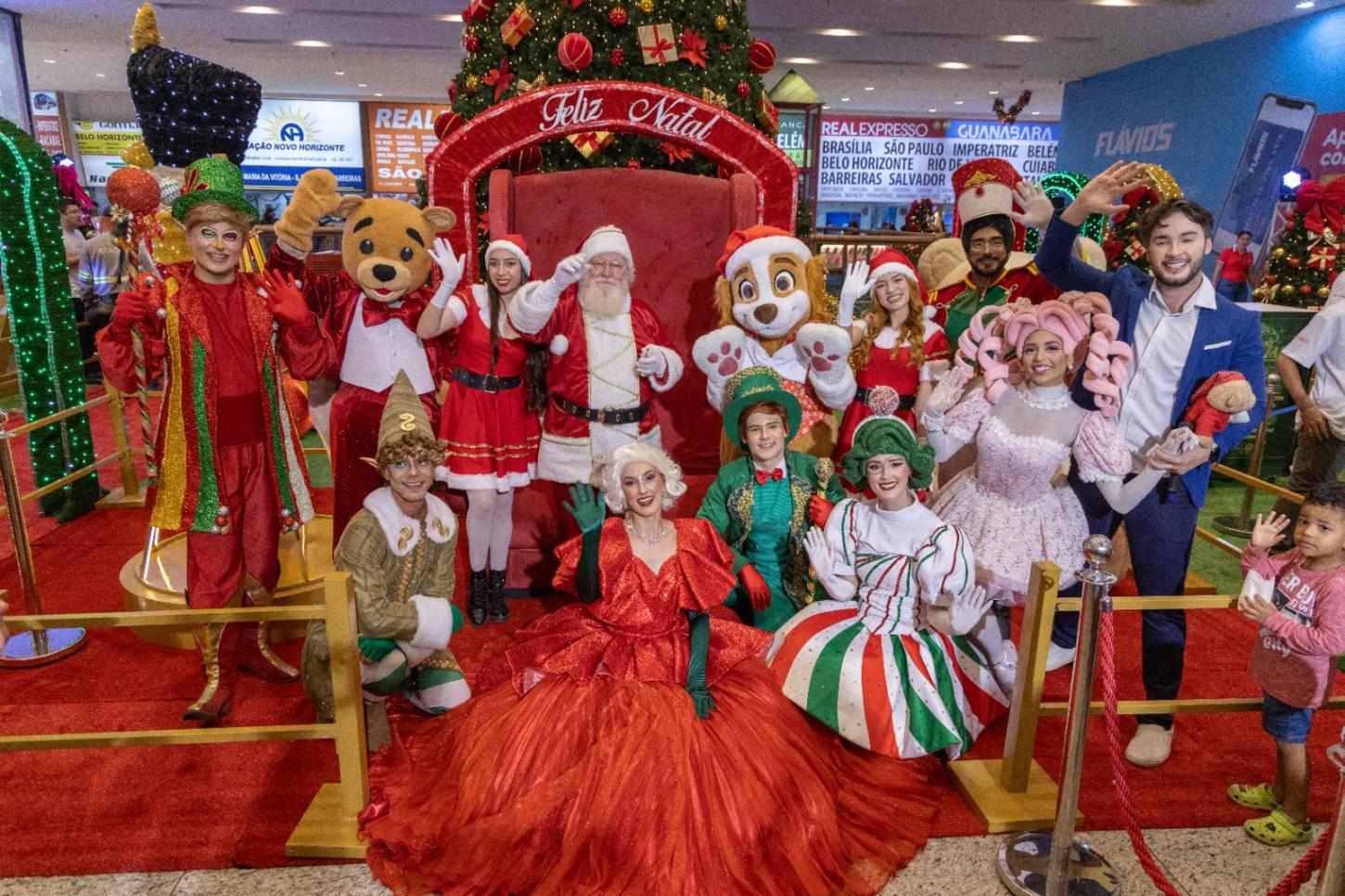 Araguaia Shopping dá início ao “Natal dos Brinquedos Encantados” com chegada do Papai Noel